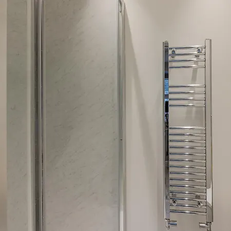 Dale Side - 스킵턴