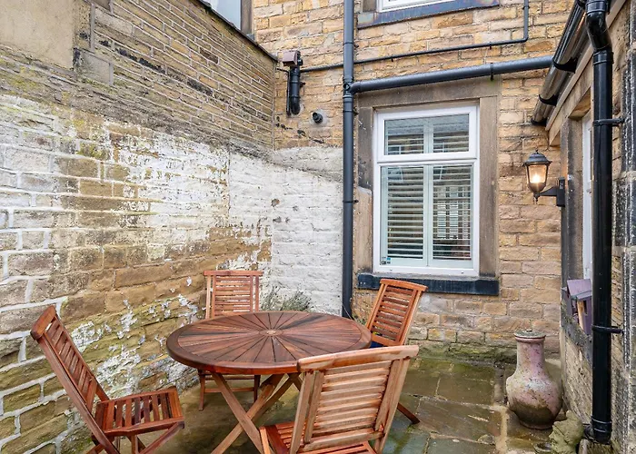 Dale Side - * Skipton